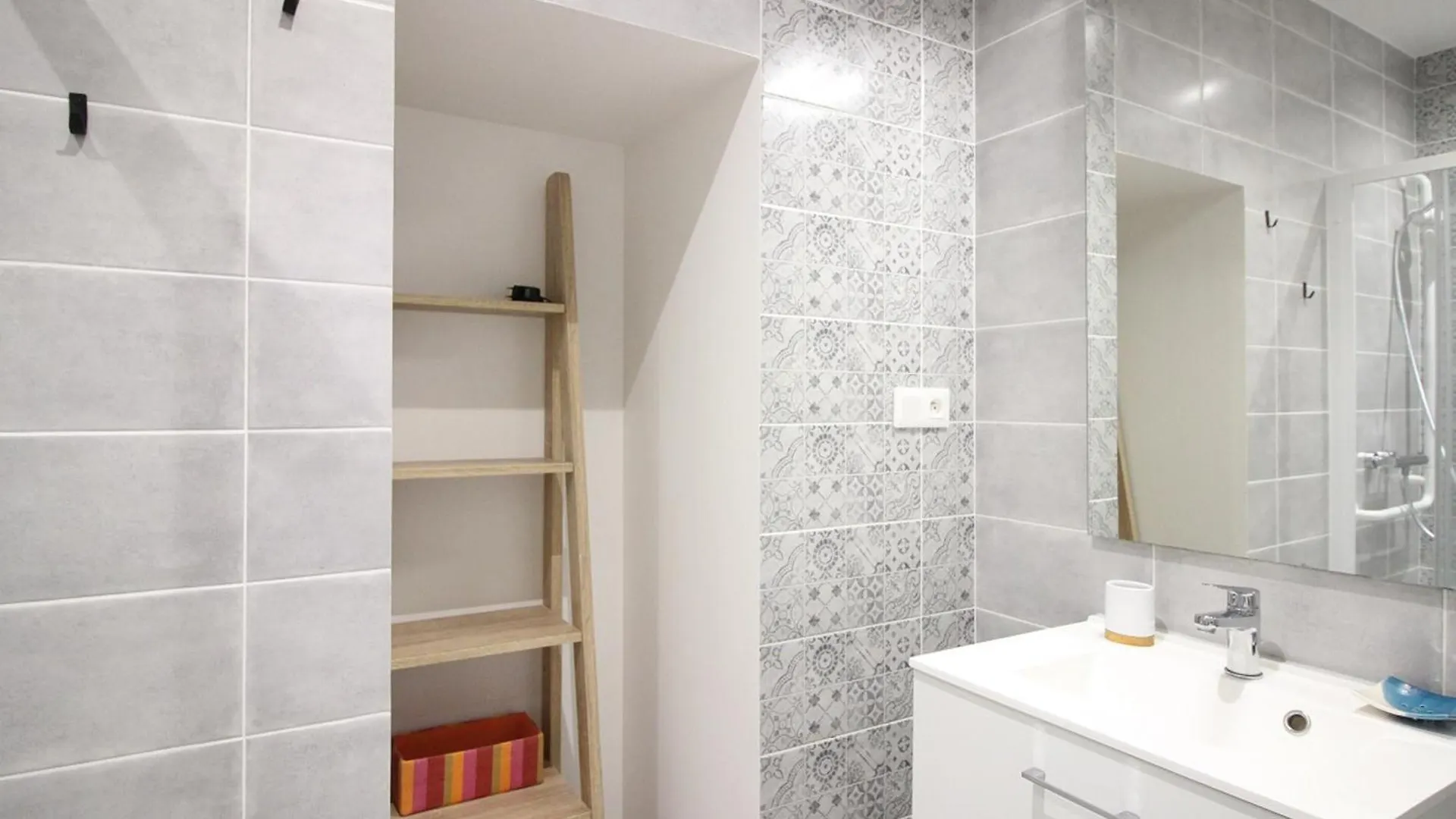 Apartment Bel F2 Au 3E Etage Avec Ascenseur, Parking Prive, Wifi, Cuisine Equipee Et Local A Skis - Mont-Dore - Fr-1-415-70 France