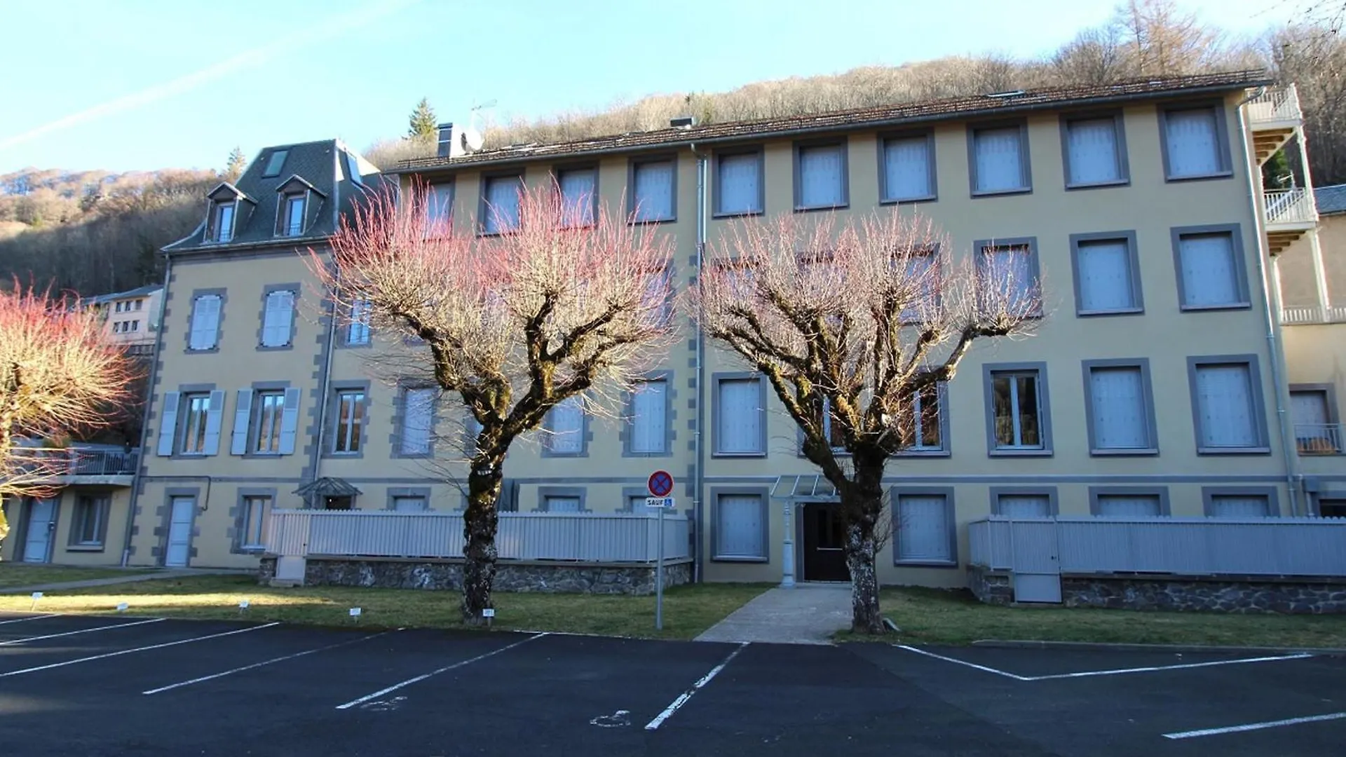 Bel F2 Au 3E Etage Avec Ascenseur, Parking Prive, Wifi, Cuisine Equipee Et Local A Skis - Mont-Dore - Fr-1-415-70 France